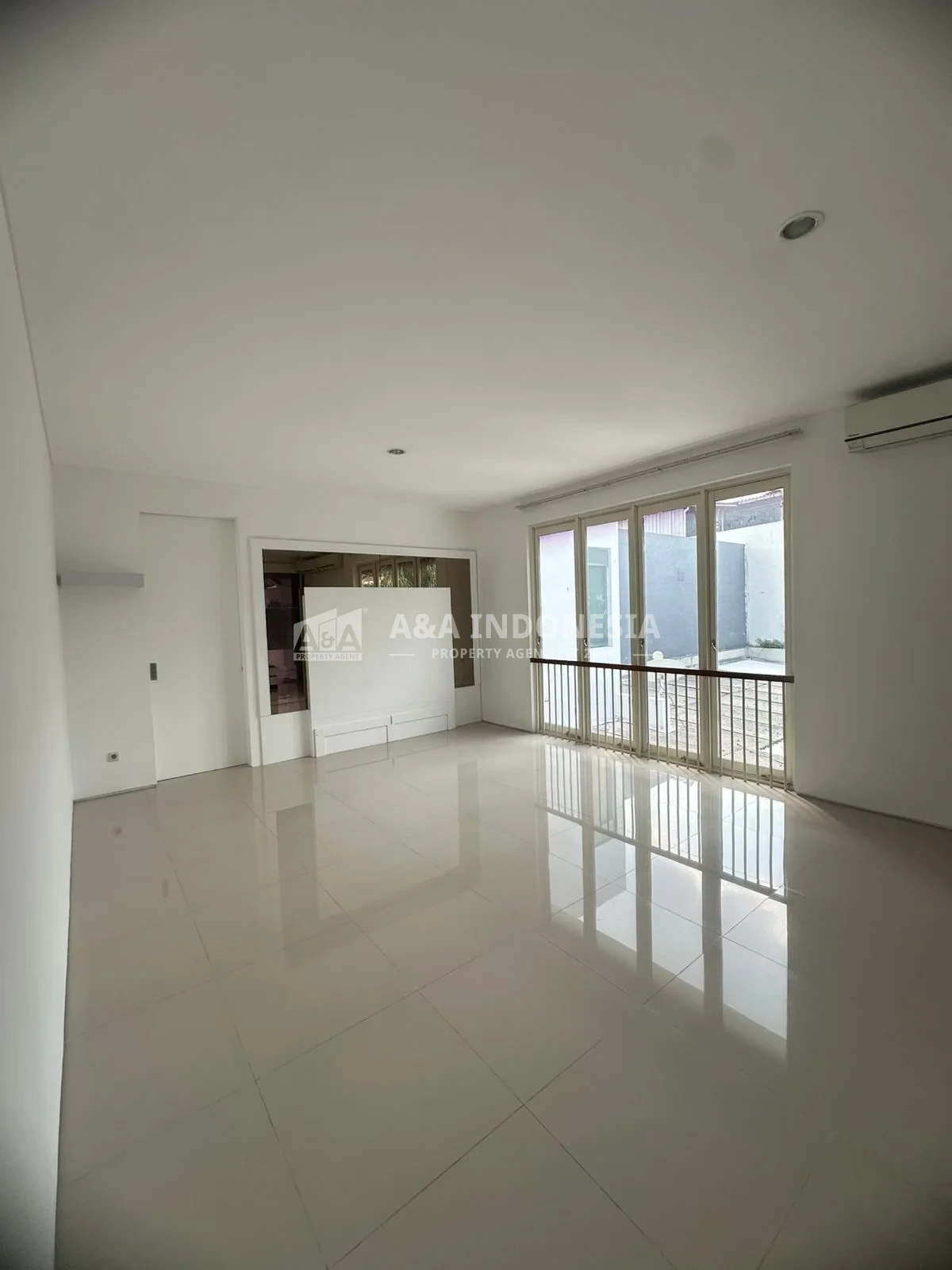Dijual Rumah Bagus Siap Huni di Royal Park Citraland Surabaya Barat - Thumbnail 3