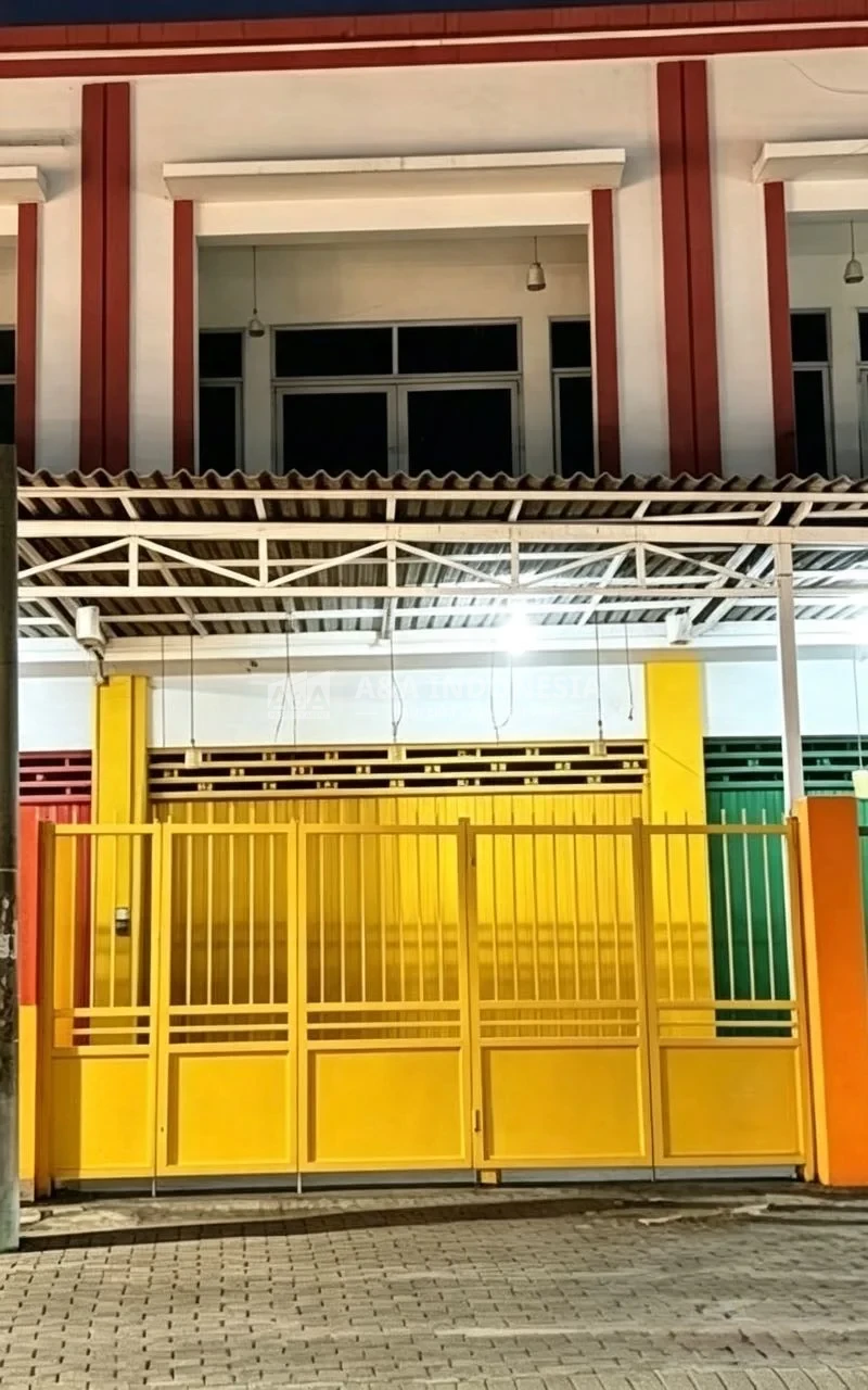Disewakan / Dijual Ruko 2 Lantai Jalan Raya Kaliwaron Surabaya Timur