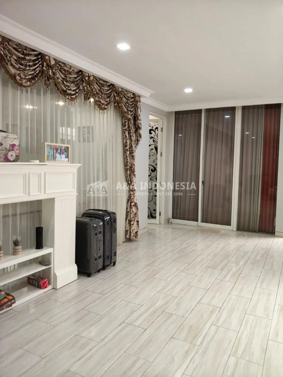 Dijual Rumah Mewah La Ritz Ville Pakuwon Indah Surabaya Barat - Thumbnail 7