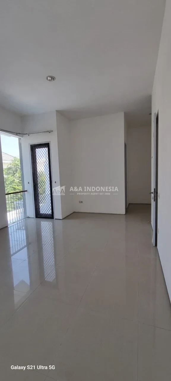 Dijual Rumah Cantik Siap Huni di Florence Pakuwon City Surabaya Timur - Thumbnail 2