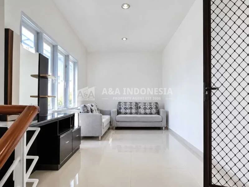 Dijual Rumah Cantik Siap Huni di Florence Pakuwon City Surabaya Timur - Thumbnail 5