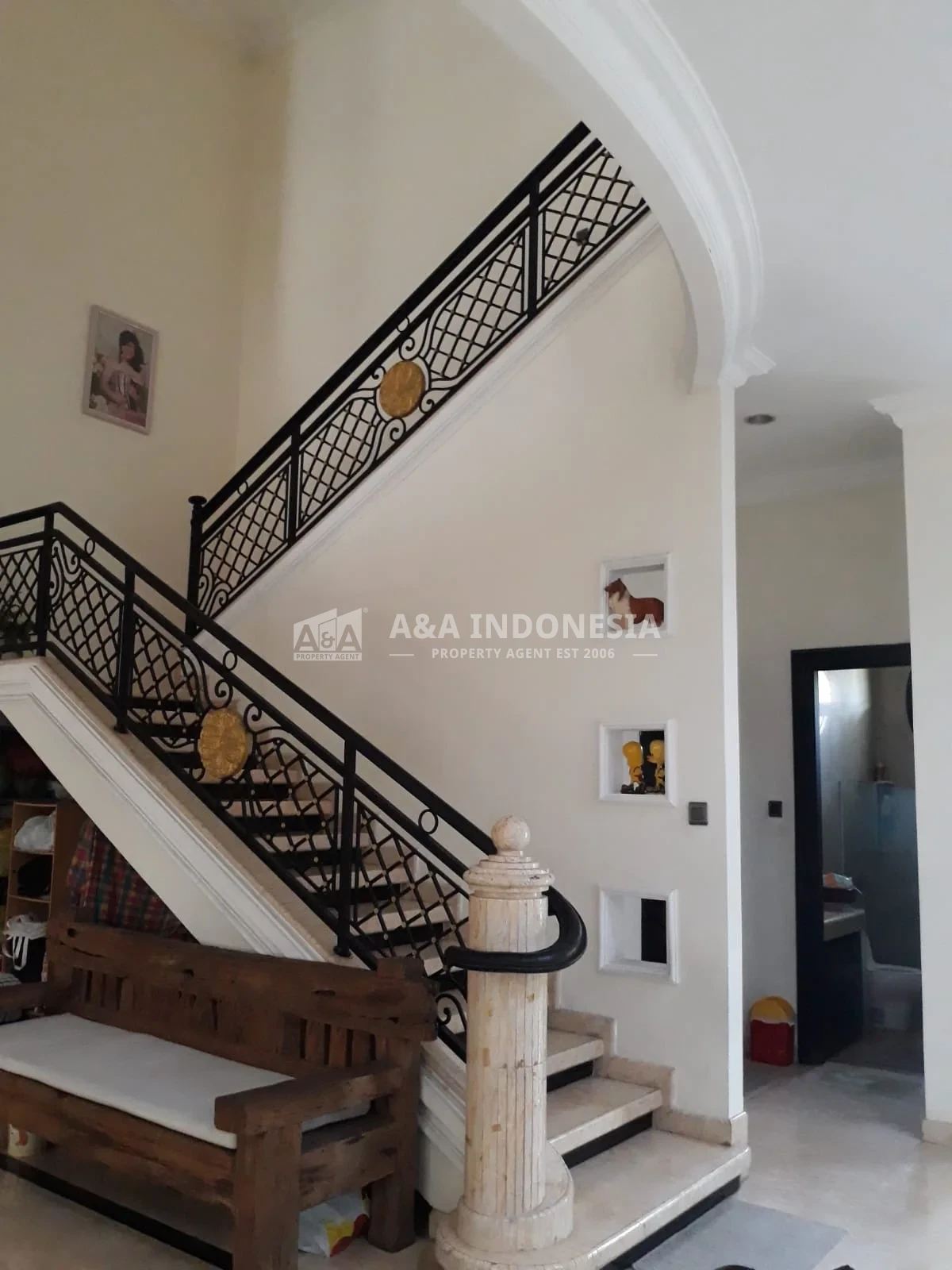 Dijual Rumah Graha Family Surabaya Barat Dekat Tol Satelit Pakuwon Indah Lontar - Thumbnail 2