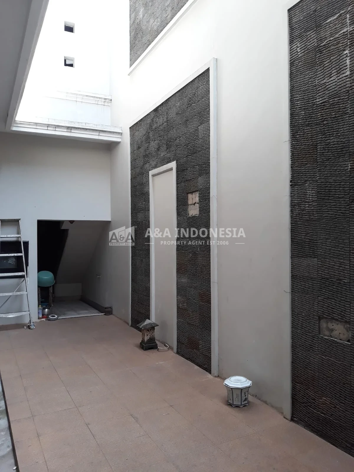 Dijual Rumah Graha Family Surabaya Barat Dekat Tol Satelit Pakuwon Indah Lontar - Thumbnail 4
