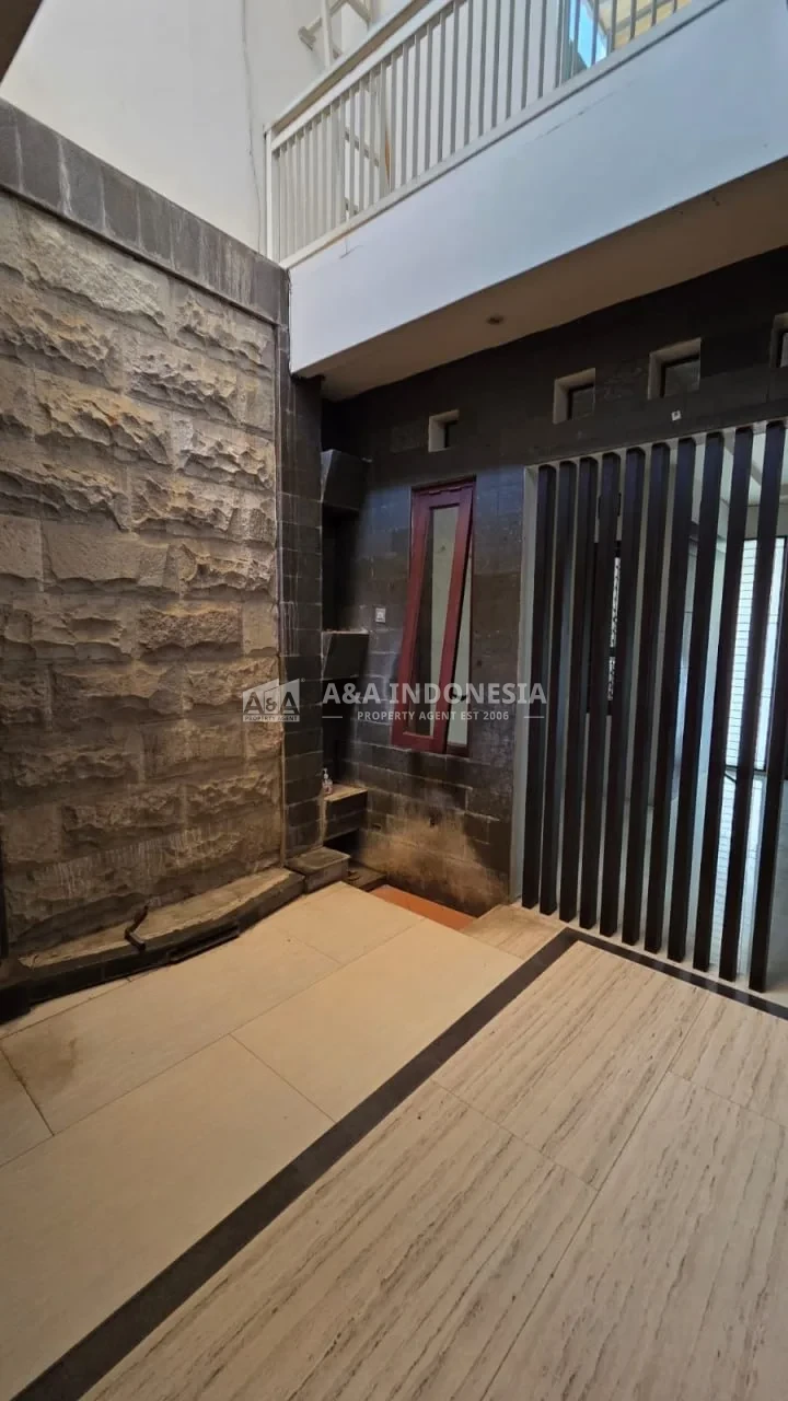 Dijual Rumah Lokasi Strategis Di Kawasan Wisma Lidah Kulon, Surabaya Barat - Image 1