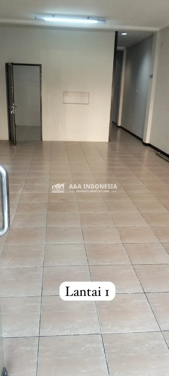 Disewakan Ruko Lokasi Strategis Palace Mayjen Sungkono Surabaya Barat - Thumbnail 2