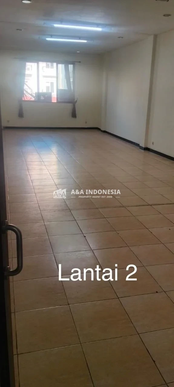 Disewakan Ruko Lokasi Strategis Palace Mayjen Sungkono Surabaya Barat - Thumbnail 3