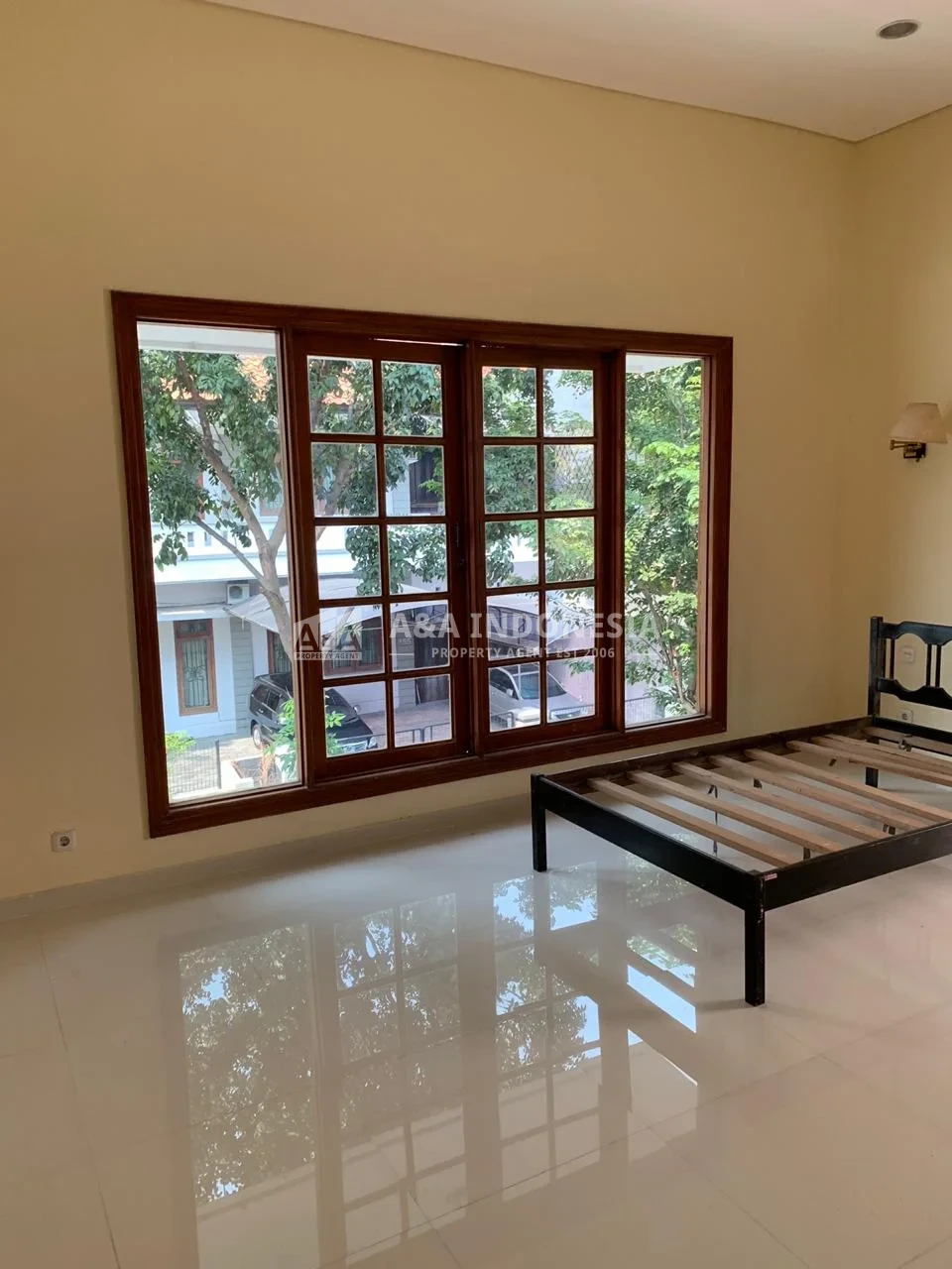 Dijual Rumah Bagus Siap Huni di Graha Family Surabaya Barat - Thumbnail 3