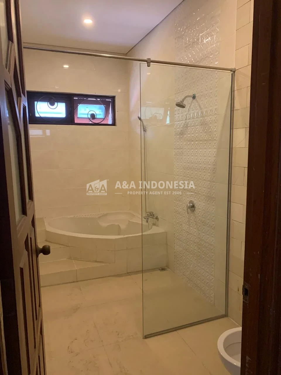 Dijual Rumah Bagus Siap Huni di Graha Family Surabaya Barat - Thumbnail 8