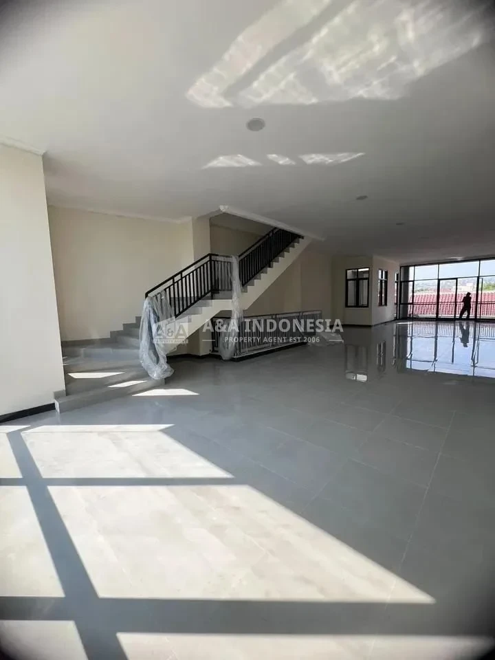Dijual / Disewakan Ruko Mewah 3 Lantai Brigjen Katamso Lokasi Strategis Sidoarjo - Thumbnail 2