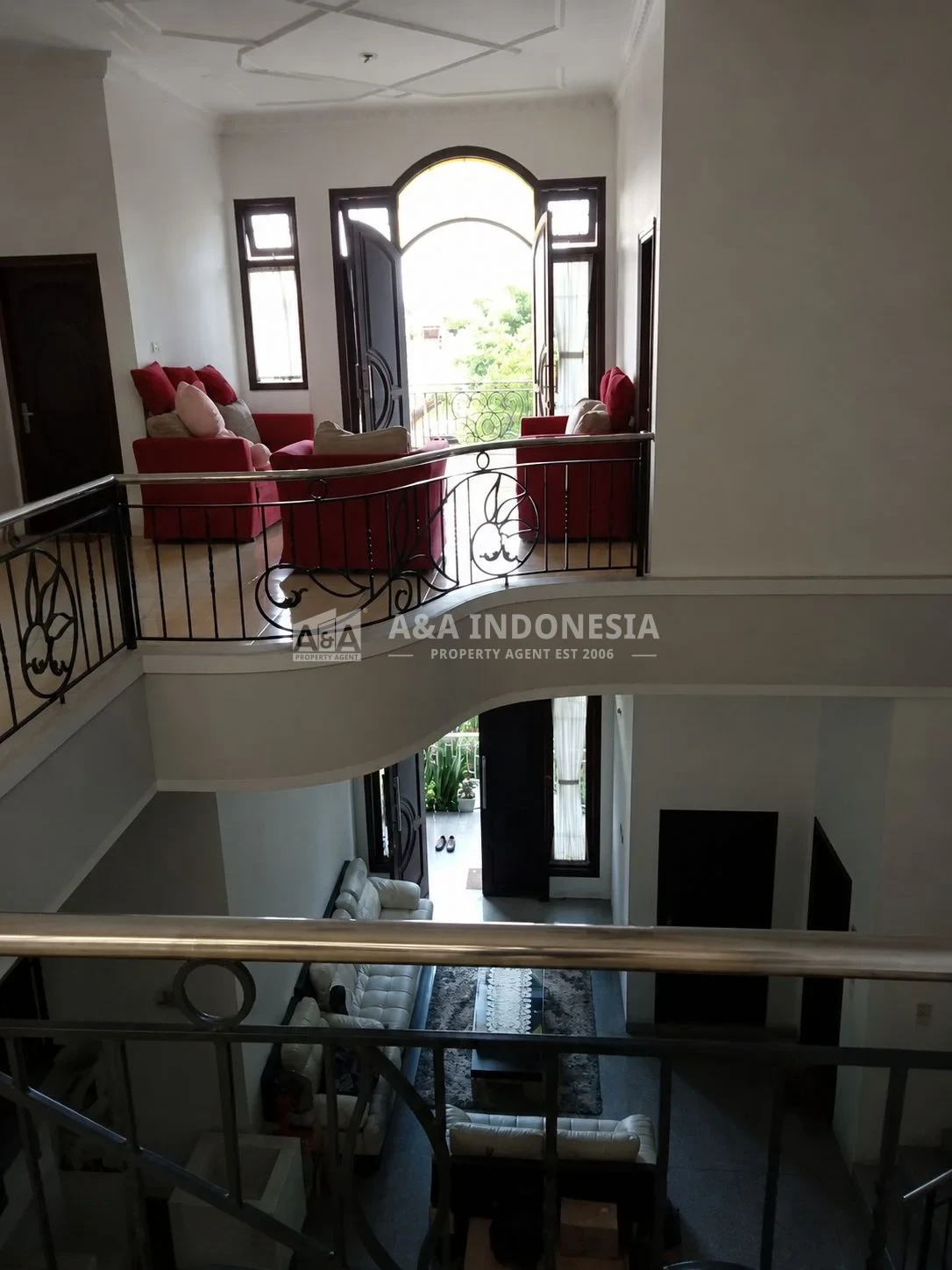 Jual Murah Rumah Mewah 2 Lantai Graha Famili Lokasi Premium Surabaya Barat - Thumbnail 2