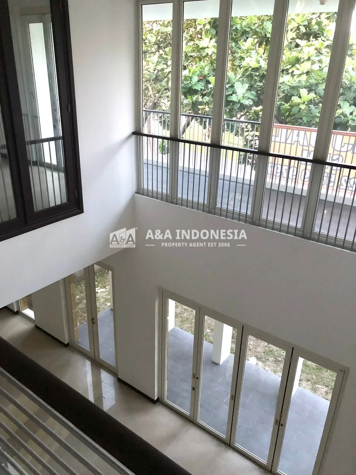 Dijual Rumah Mewah Lokasi Strategis Siap Huni Diamond Hill Citraland Surabaya Barat - Thumbnail 2