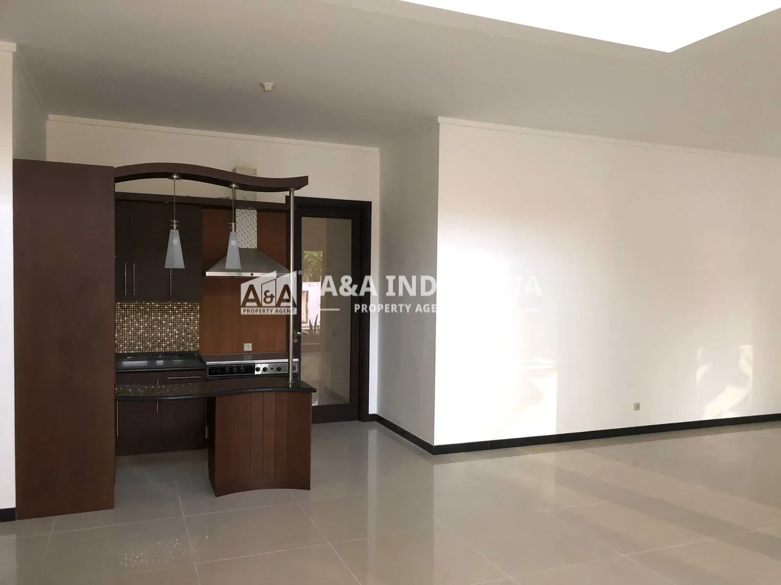 Dijual Rumah Mewah Lokasi Strategis Siap Huni Diamond Hill Citraland Surabaya Barat - Thumbnail 4