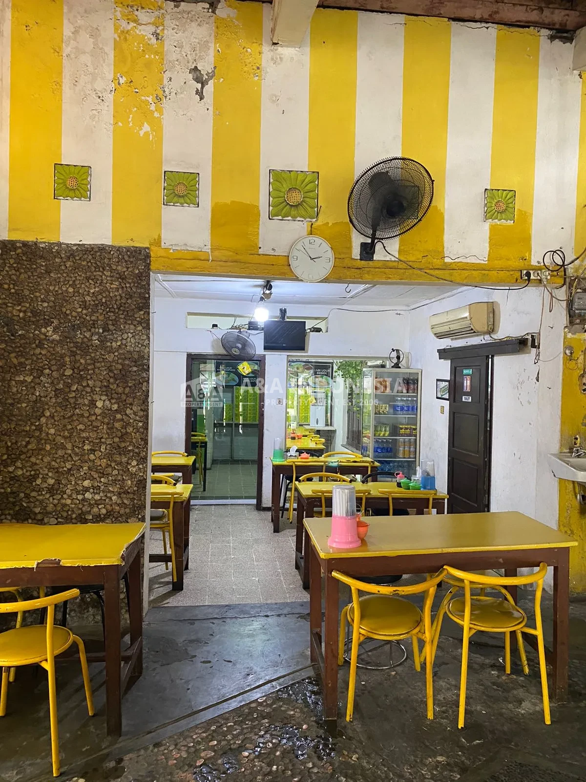 Dijual Rumah Lokasi Strategis Cocok Untuk Usaha, Kantor, Homestay 0 Jalan Raya Ciliwung Surabaya Pusat - Thumbnail 2