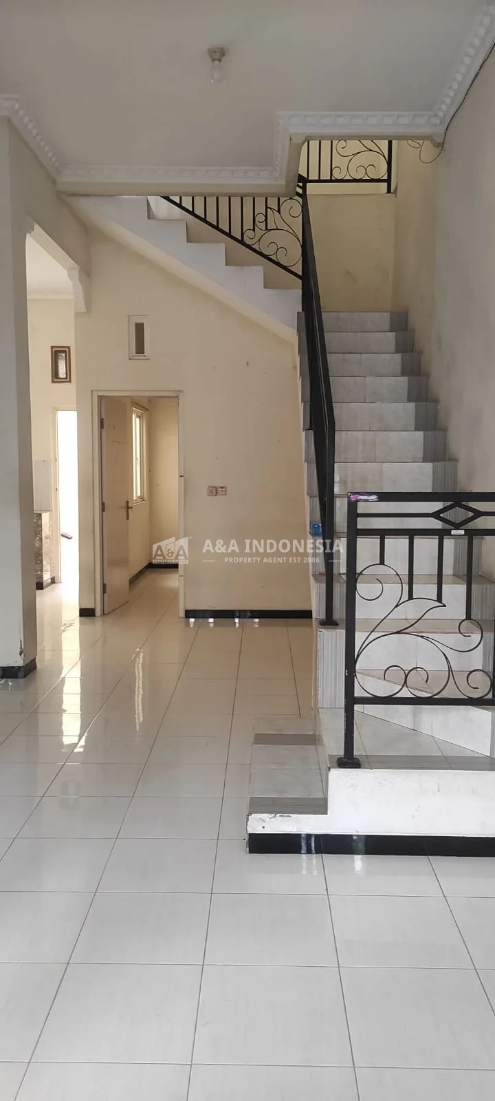 Disewakan Rumah 2 Lantai Pondok Candra Surabaya Timur - Thumbnail 3