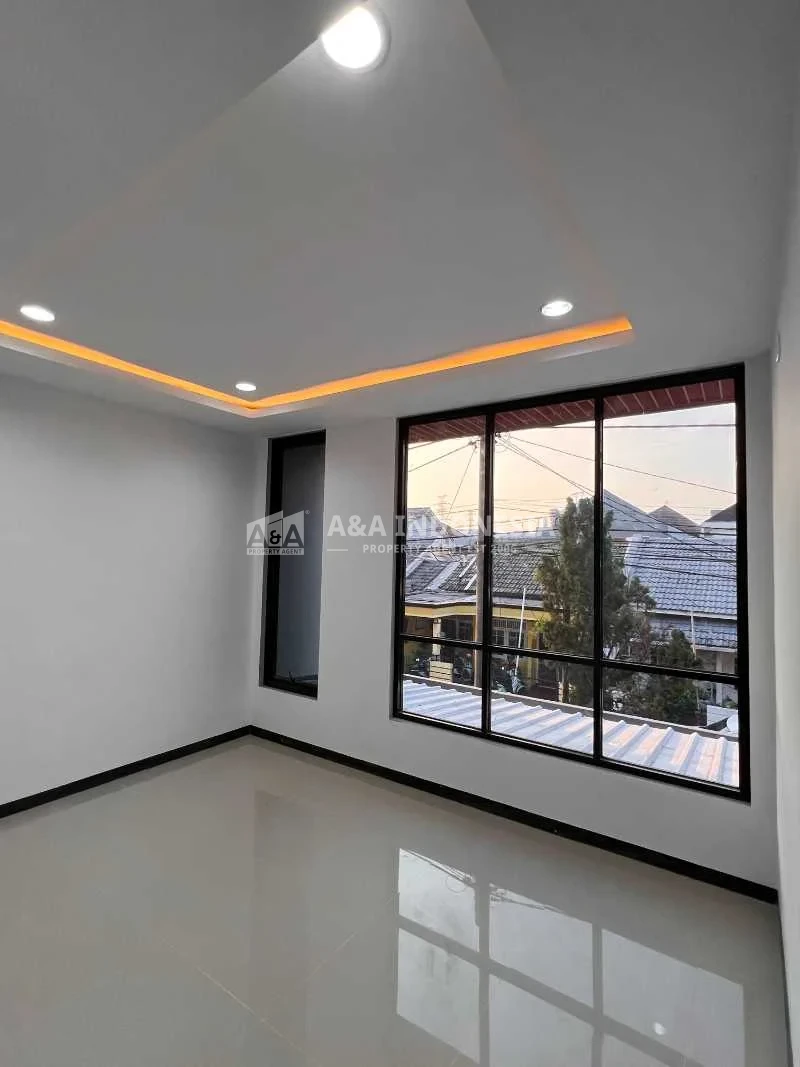 Dijual Rumah Baru Renovasi, Lokasi Strategis di Perumahan Nginden Intan Timur Surabaya Timur - Thumbnail 4