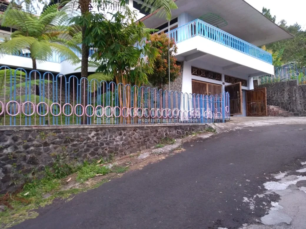 Dijual Villa Mewah 3 Lantai di Tretes - Mountain View & City View - Thumbnail 2