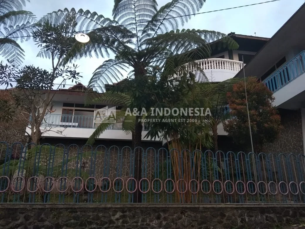 Dijual Villa Mewah 3 Lantai di Tretes - Mountain View & City View - Thumbnail 3