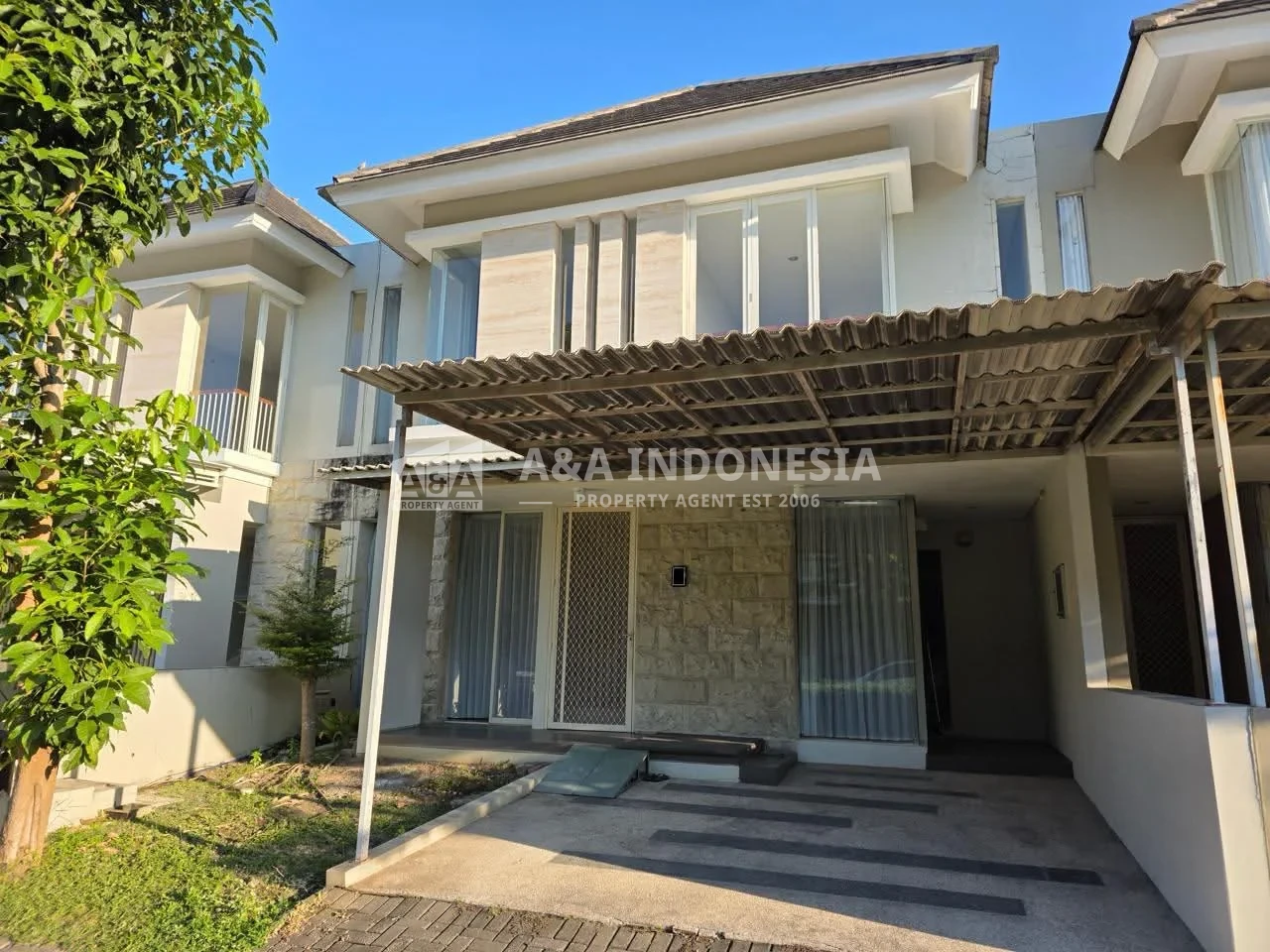 Dijual Rumah Siap Huni di Perumahan CitraLand the GreenLake Surabaya Barat