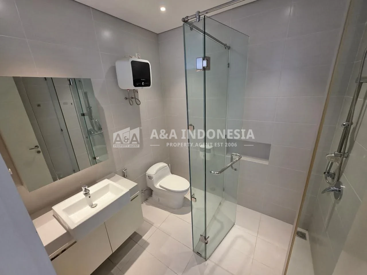 Dijual Rumah Siap Huni di Perumahan CitraLand the GreenLake Surabaya Barat - Thumbnail 5