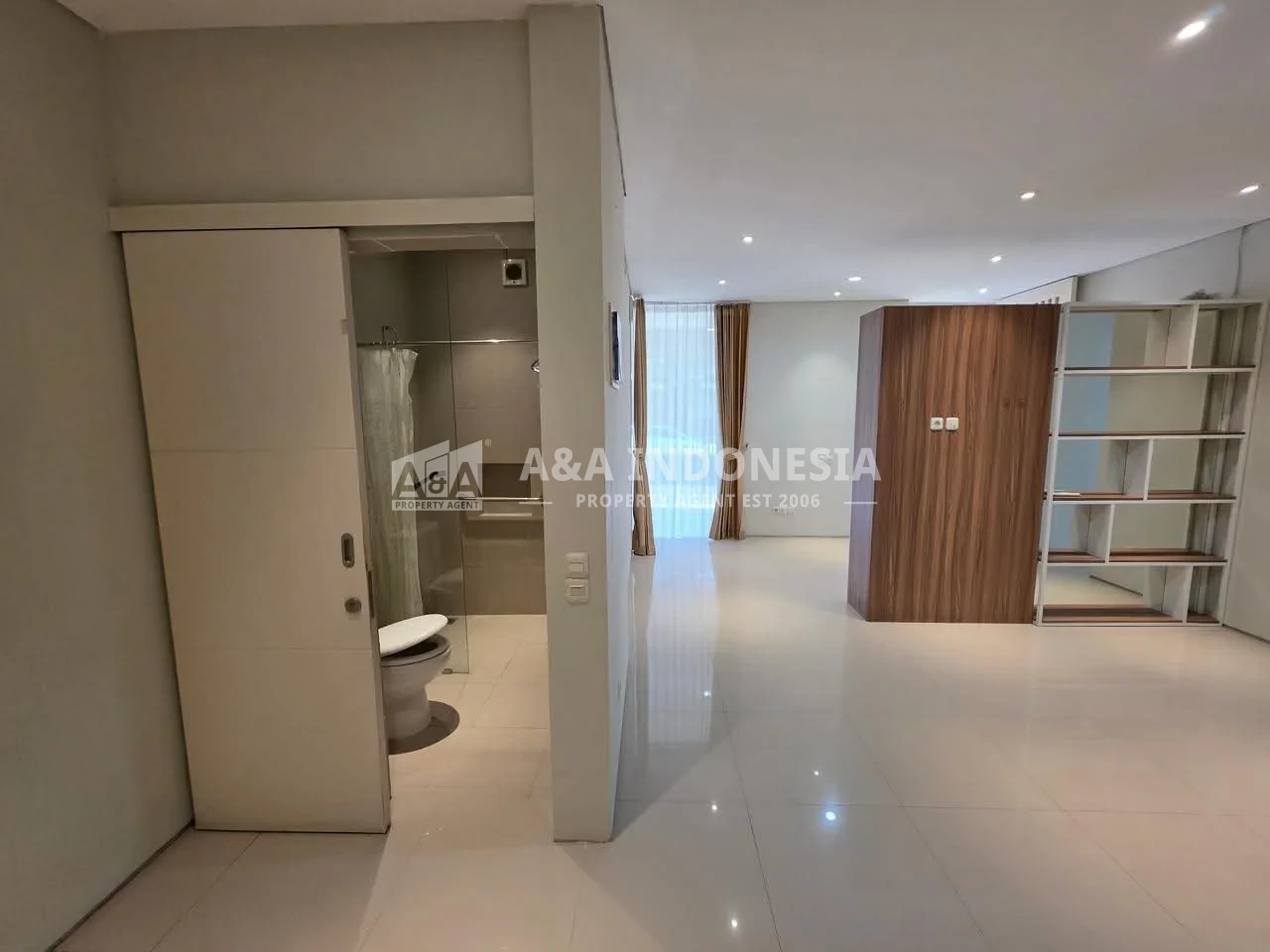 Dijual Rumah Siap Huni di Perumahan CitraLand the GreenLake Surabaya Barat - Thumbnail 6