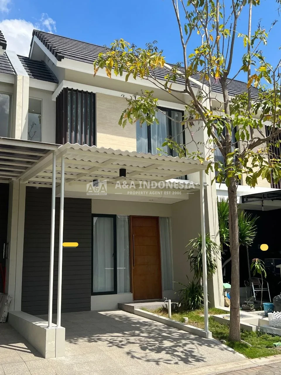 Dijual Rumah Lokasi Strategis NorthwestLake Turkana Deluxe Full Furnished Citraland Surabaya Barat