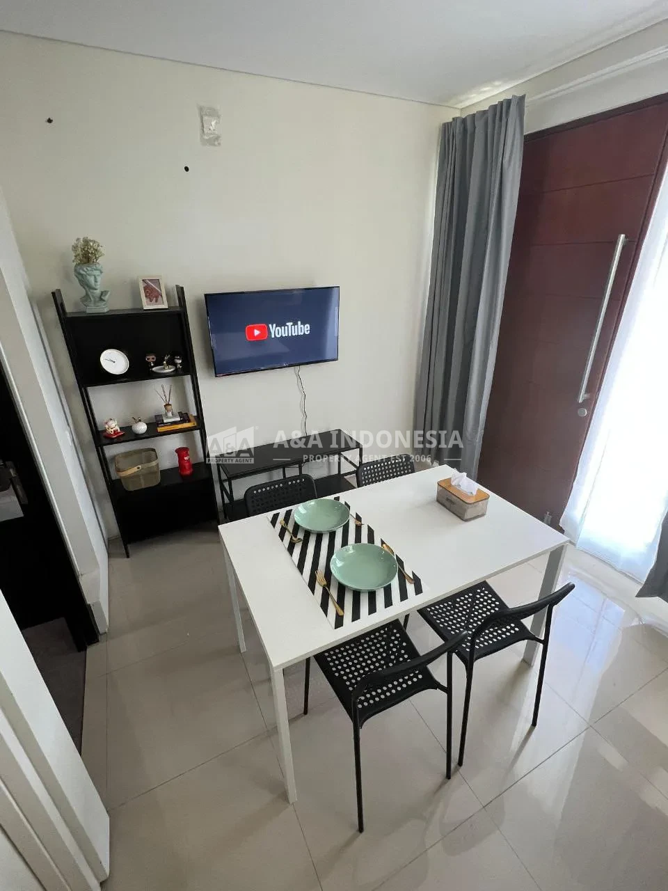 Dijual Rumah Lokasi Strategis NorthwestLake Turkana Deluxe Full Furnished Citraland Surabaya Barat - Thumbnail 4