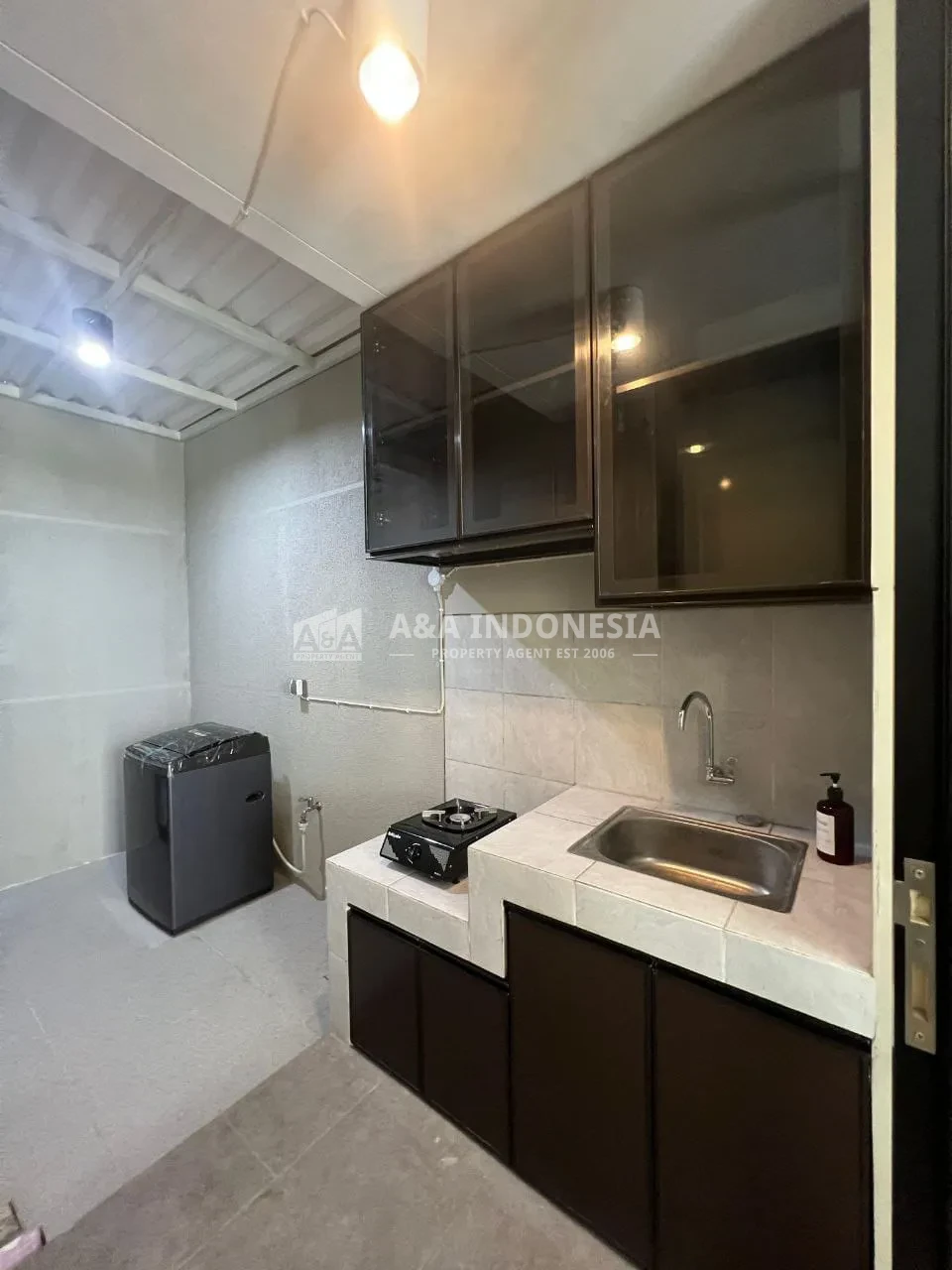 Dijual Rumah Lokasi Strategis NorthwestLake Turkana Deluxe Full Furnished Citraland Surabaya Barat - Thumbnail 8