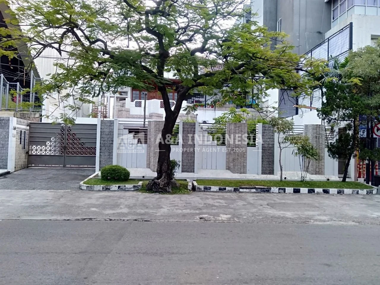 Dijual Rumah Di Jalan Cempaka, Surabaya Pusat - Image 1