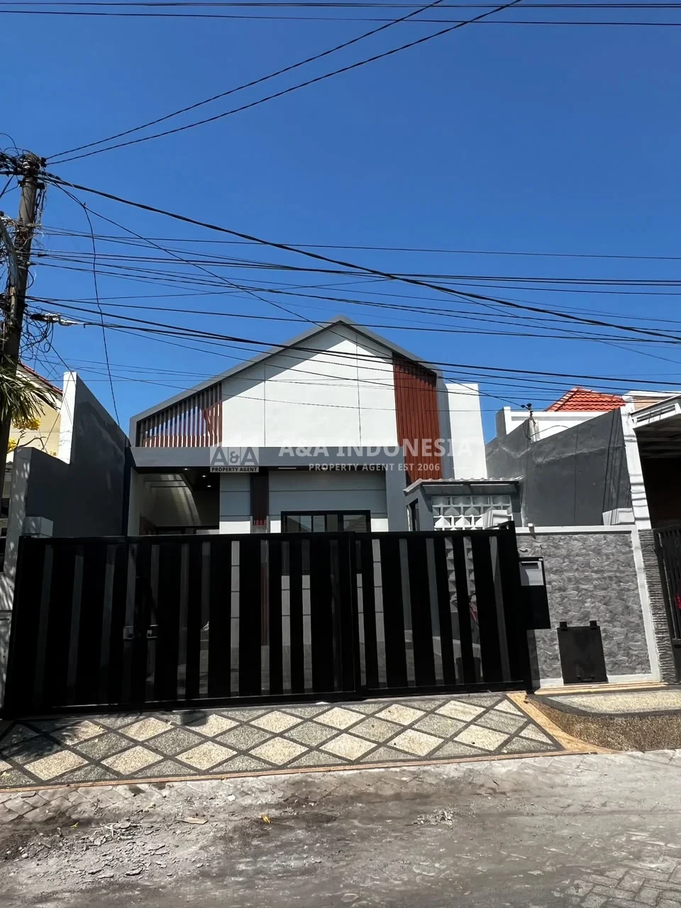 DIJUAL RUMAH BARU DI WONOREJO PERMAI SELATAN SURABAYA TIMUR - Image 1