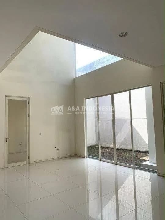 Dijual/Disewakan Rumah Raffles Garden Citraland Surabaya Barat - Thumbnail 4