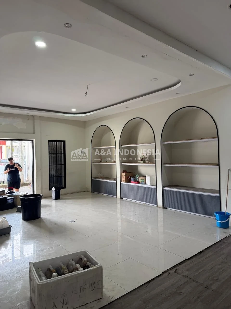 DISEWAKAN BANGUNAN SHOWROOM DI RAYA LONTAR SURABAYA BARAT - Thumbnail 3