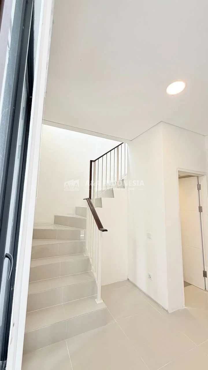 Dijual Rumah Baru Full Renovasi 2 Lantai Northwest Hill Citraland Surabaya – SHGB, Siap Huni - Thumbnail 4