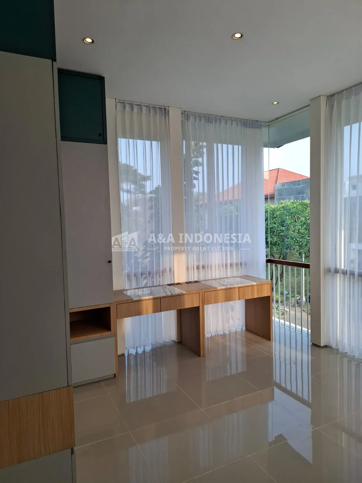 Dijual Rumah Baru Renovasi Full Furnished dengan Kolam Renang di Bukit Golf International Citraland - Thumbnail 7