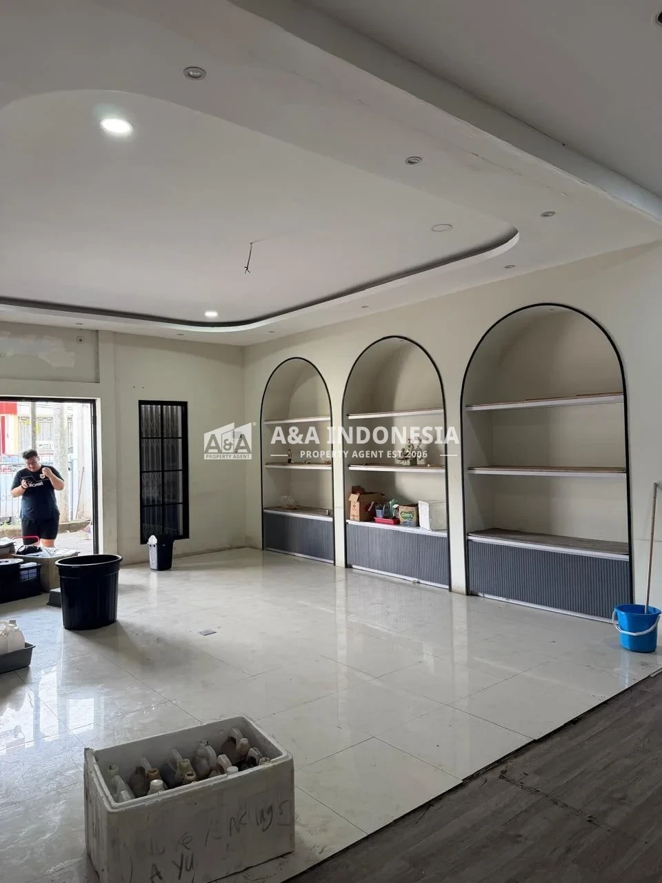 Disewakan Gedung Ex Showroom Lokasi Strategis Raya Lontar Surabaya Barat - Thumbnail 2