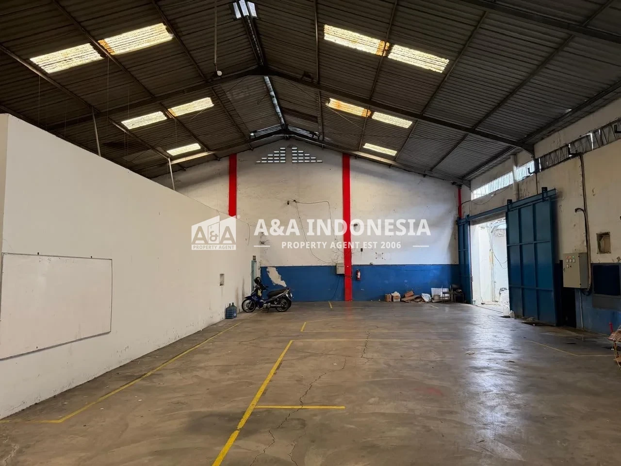 Disewakan Gedung Ex Showroom Lokasi Strategis Raya Lontar Surabaya Barat - Thumbnail 3