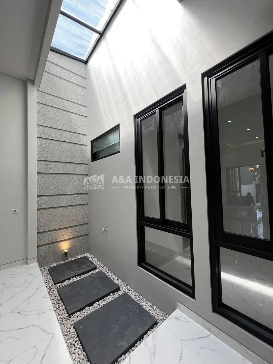 JARANG ADA! Dijual Rumah Baru 1 Lantai di Nirwana Eksekutif Surabaya Timur - Thumbnail 3