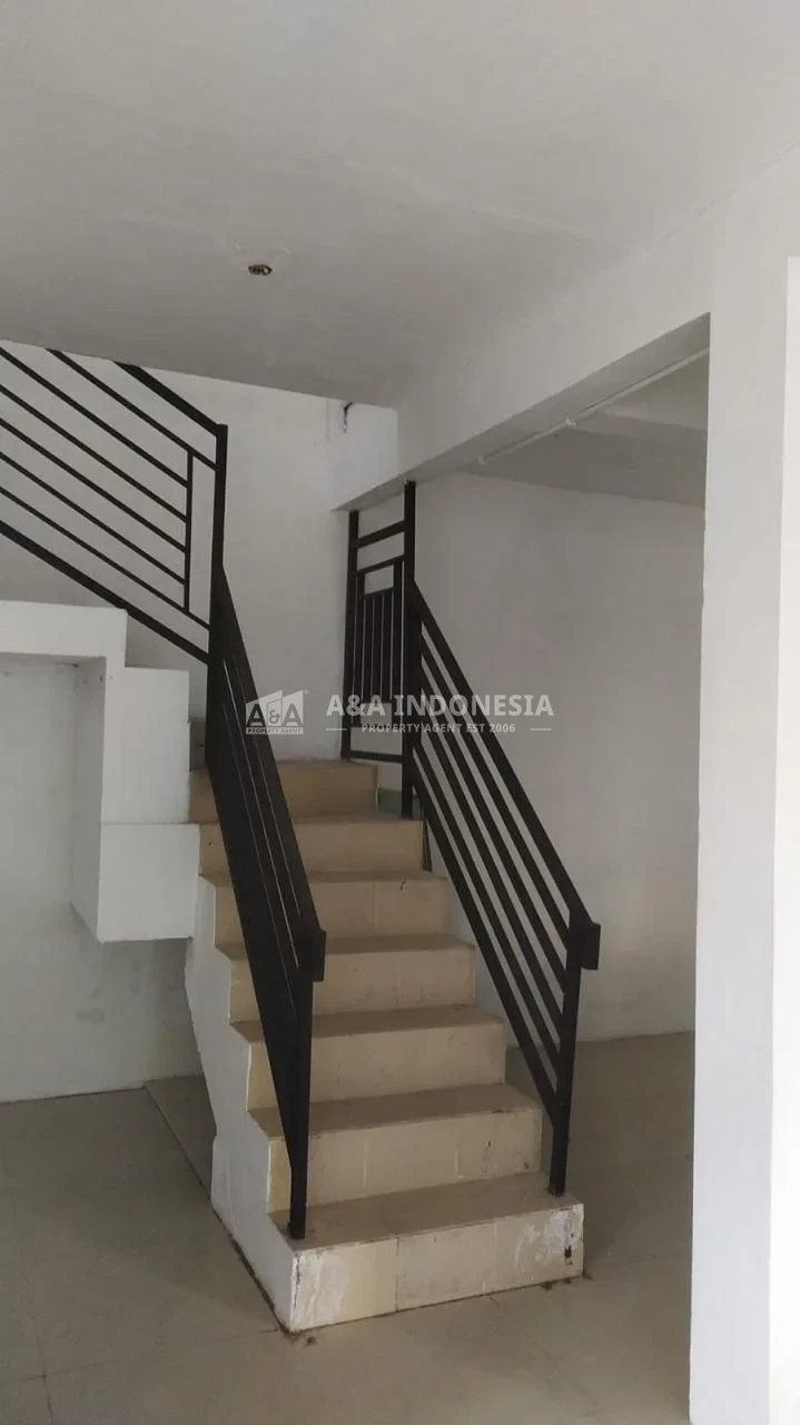 Dijual Rumah Siap Huni di Jalan Medayu Utara Rungkut Surabaya Timur - Thumbnail 2