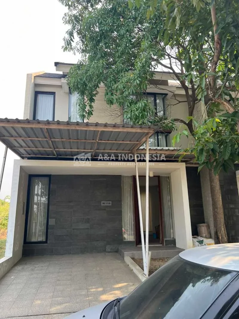 Disewakan Rumah Northwest Lake Citraland Surabaya Barat Semi Furnished - Image 1