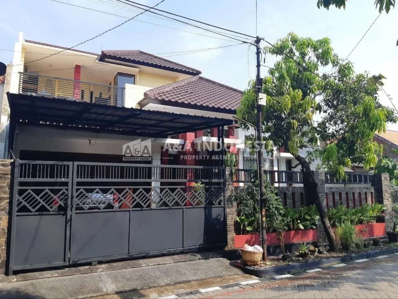 Dijual Rumah Bagus Lokasi Strategis Minimalis Modern Gayung Kebonsari Surabaya Selatan - Image 1