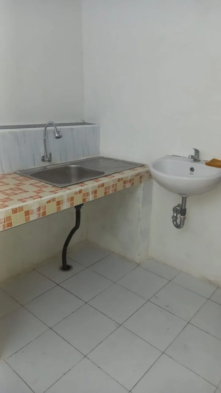 DISEWAKAN RUMAH SIAP HUNI DI PETEMON SURABAYA BARAT - Thumbnail 3