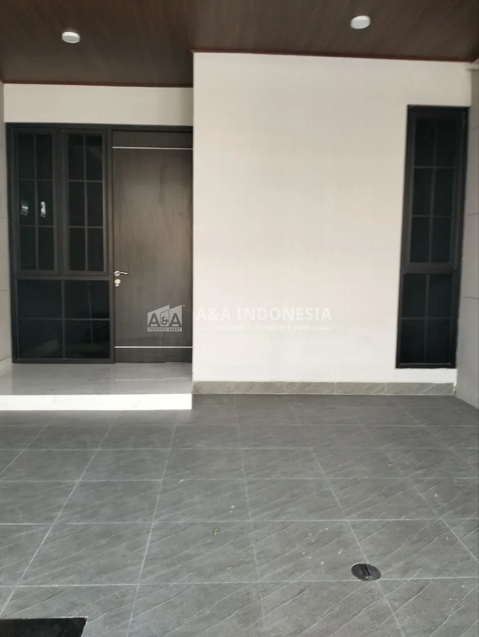 Dijual Rumah Lokasi Strategis 2 Lantai Tenggilis Mejoyo Surabaya Selatan - Image 1