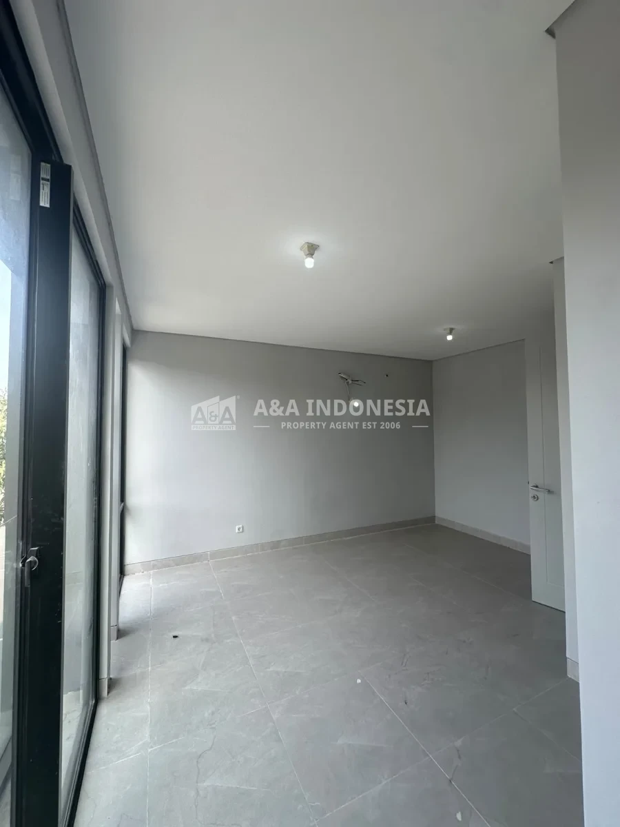 FOR SALE – Rumah 2 Lantai Grand Pakuwon Cluster Gladstone Surabaya Barat - Thumbnail 3