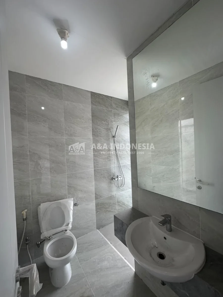 FOR SALE – Rumah 2 Lantai Grand Pakuwon Cluster Gladstone Surabaya Barat - Thumbnail 5
