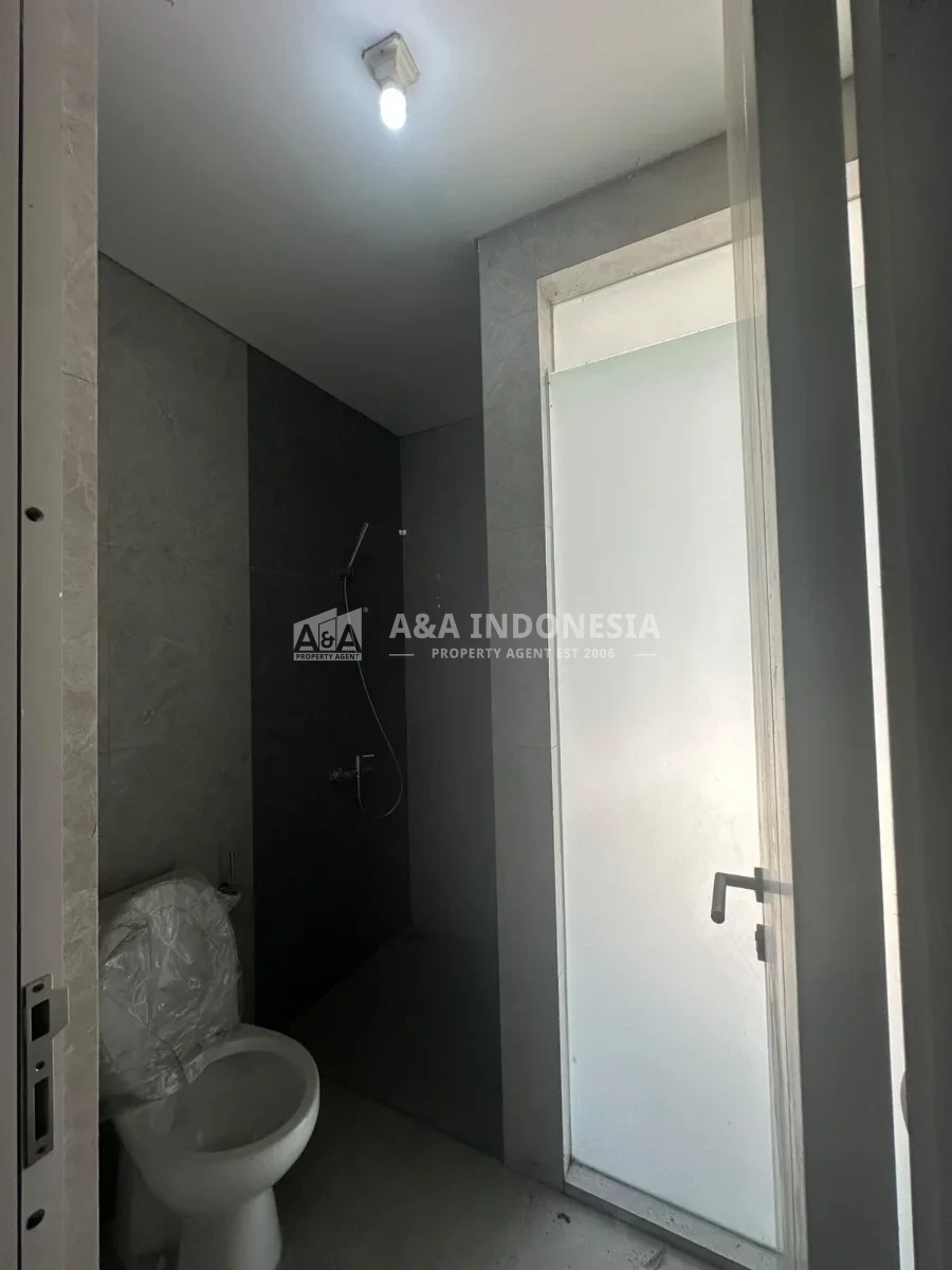 FOR SALE – Rumah 2 Lantai Grand Pakuwon Cluster Gladstone Surabaya Barat - Thumbnail 7