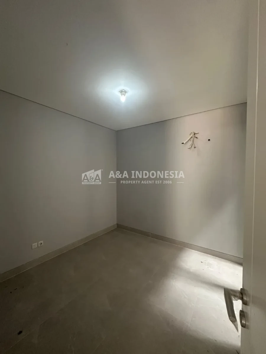 FOR SALE – Rumah 2 Lantai Grand Pakuwon Cluster Gladstone Surabaya Barat - Thumbnail 8