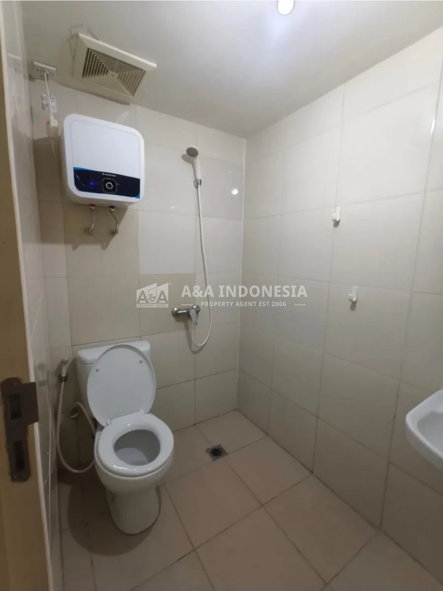 Disewakan Apartemen Orchard Surabaya Barat  Fully Furnished View City - Thumbnail 4