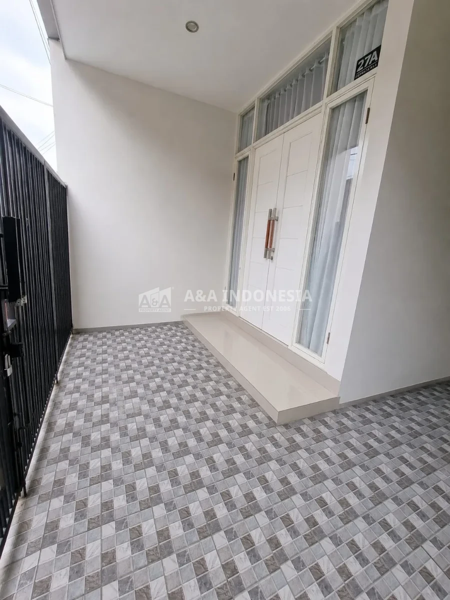 Dijual Rumah 2 Lantai Di Lebak Surabaya Timur - Image 1