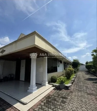 Dijual rumah premium di kawasan Petemon Barat Surabaya - Image 1