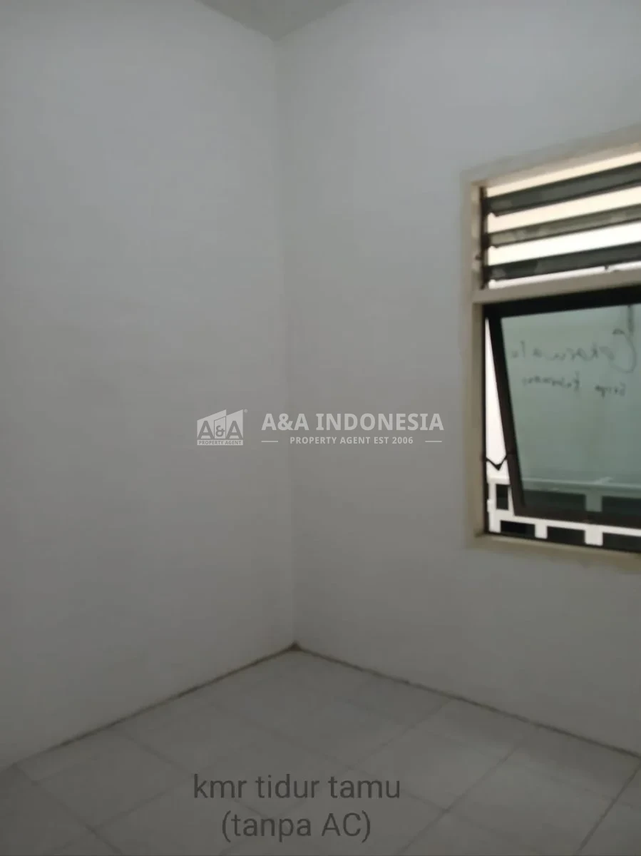 Disewakan rumah terawat dan siap huni di Griya Kebraon Barat Surabaya Barat - Thumbnail 8