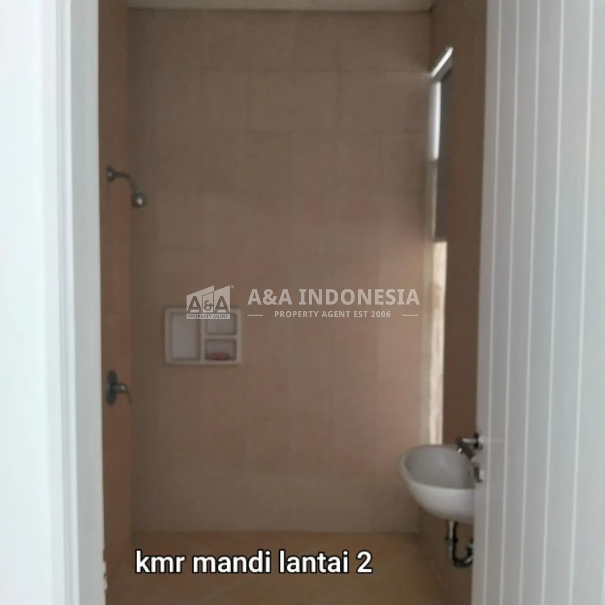 Disewakan rumah di kawasan premium Royal Residence Wiyung Surabaya Barat - Thumbnail 8